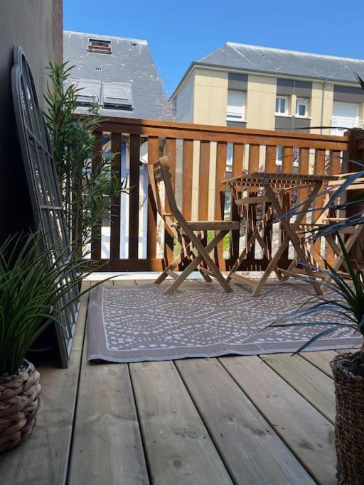 Studio Avec Terrasse A Deauville Buitenkant foto